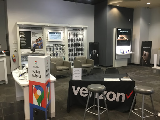 Cell Phone Store «GoWireless Verizon Authorized Retailer», reviews and photos, 190 W Hillcrest Dr #63, Thousand Oaks, CA 91360, USA