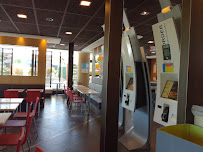Atmosphère du Restauration rapide McDonald's à Les Abrets en Dauphiné - n°7