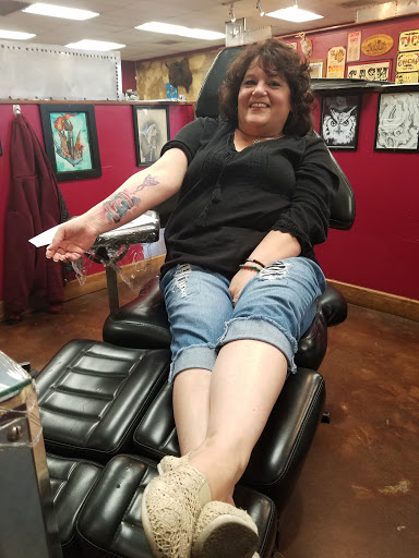 Tattoo Shop «Fast Lane Tattoo (Oracle Rd.)», reviews and photos, 3801 N Oracle Rd, Tucson, AZ 85705, USA