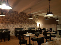Atmosphère du Hôtel Restaurant Les Platanes à Aramon - n°19