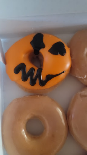 Bakery «Krispy Kreme Doughnuts», reviews and photos, 1024 W Gladstone St, San Dimas, CA 91773, USA