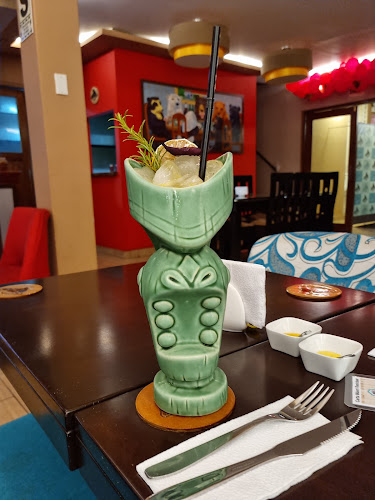 Máeni Restobar - Pub