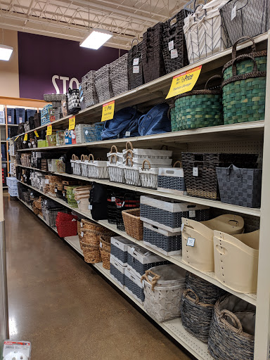 Shopping Mall «Gateway Shopping Center», reviews and photos, 9924 NE Halsey St, Portland, OR 97220, USA