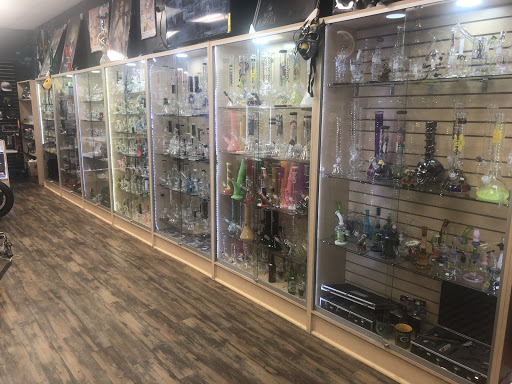 Tobacco Shop «Puff&Pass Smoke Shop», reviews and photos, 14151 Ramona Blvd #2B, Baldwin Park, CA 91706, USA