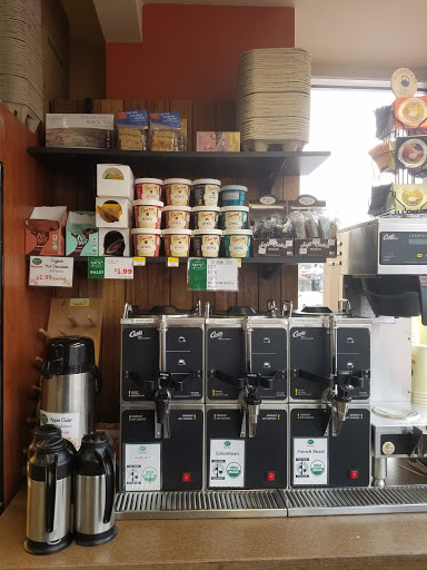 Gourmet Grocery Store «Yes! Organic Market Capitol Hill», reviews and photos, 410 8th St SE, Washington, DC 20003, USA