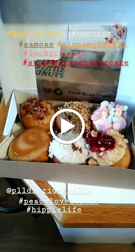 Donut Shop «Peace, Love and Little Donuts of Bridgeville», reviews and photos, 1155 Washington Pike #69, Bridgeville, PA 15017, USA