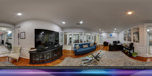 Title Company «Hillcrest Title & Trust Agency», reviews and photos