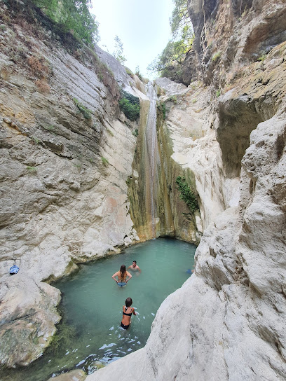 Parking Nidri Waterfall