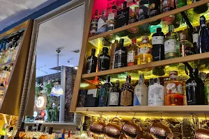 La Pasa Bar Gin image