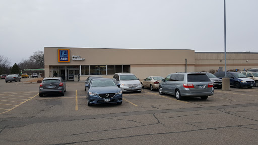 Supermarket «ALDI», reviews and photos, 11100 Cedar Lake Rd, Minnetonka, MN 55305, USA