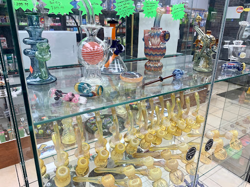 Tobacco Shop «Smoke Tokz Head Shop KC», reviews and photos, 1263 W 103rd St, Kansas City, MO 64114, USA