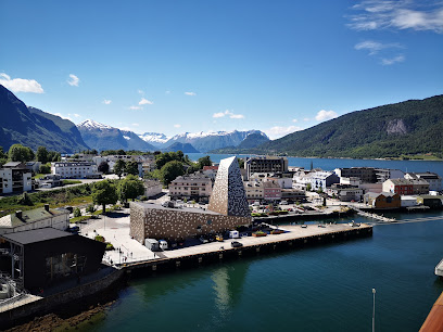 Åndalsnes stasjon