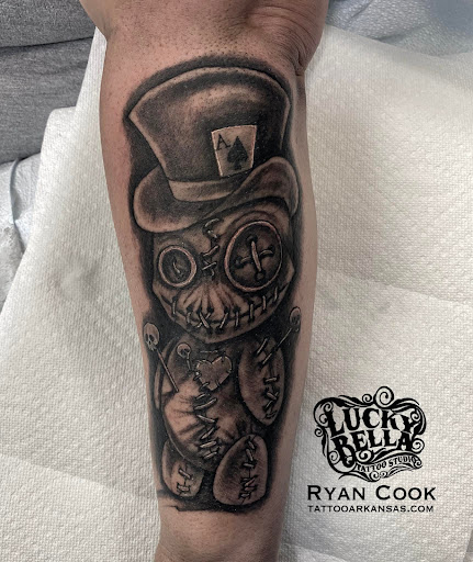 Tattoo Shop «Lucky Bella Tattoos», reviews and photos, 9805 Maumelle Blvd, North Little Rock, AR 72113, USA