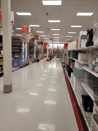 Department Store «Target», reviews and photos, 18855 N Market Pl Dr, Aurora, OH 44202, USA