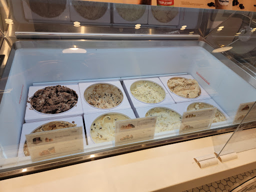Ice Cream Shop «Häagen-Dazs® Ice Cream Shop», reviews and photos, 22 E Ridgewood Ave, Ridgewood, NJ 07450, USA