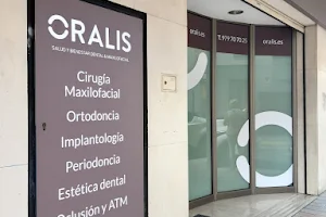 ORALIS | Clínica dental en Palencia image