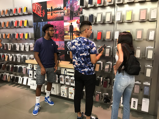 Computer Store «Apple Los Cerritos», reviews and photos, 242 Los Cerritos Center, Cerritos, CA 90703, USA