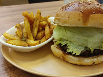 Sarıyer Börekçisi + Vetrika Burger