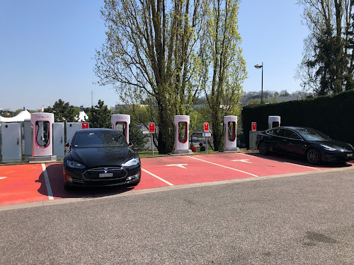 Borne de recharge de véhicules électriques Tesla Supercharger Houdemont