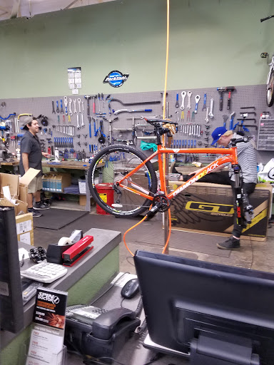 Bicycle Store «Performance Bicycle», reviews and photos, 8402 W Thunderbird Rd, Peoria, AZ 85381, USA