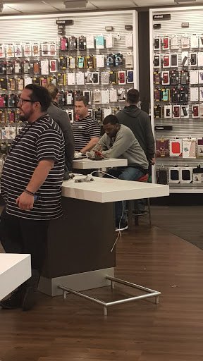 Cell Phone Store «Verizon», reviews and photos, 12190 Biscayne Blvd, North Miami, FL 33181, USA