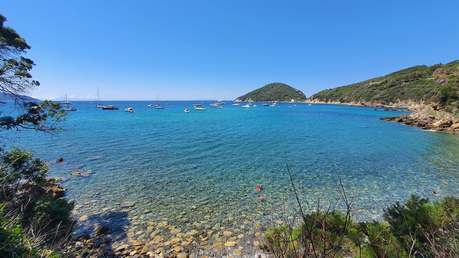 Fotografie cu Spiaggia del Viticcio cu mic golf