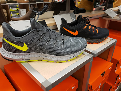 Shoe Store «DSW Designer Shoe Warehouse», reviews and photos, 16920 SW 72nd Ave, Tigard, OR 97224, USA