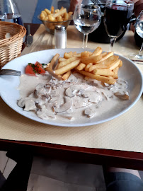 Sauce aux champignons du Restaurant Le P'tit Veulais à Veules-les-Roses - n°9