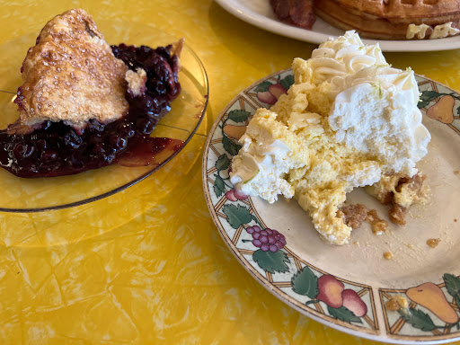 Family Restaurant «Blueberry Hills Farm», reviews and photos, 1315 Washington St, Manson, WA 98831, USA