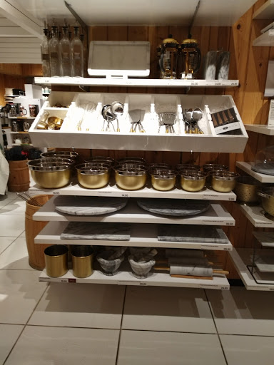 Furniture Store «Crate and Barrel», reviews and photos, 2801 W Big Beaver Rd, Troy, MI 48084, USA