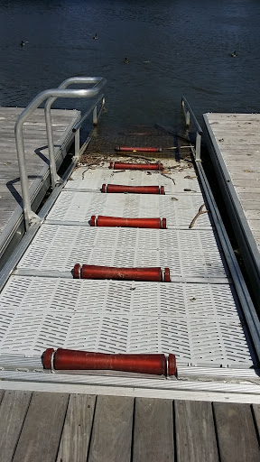 American Restaurant «The Waters Edge Lighthouse», reviews and photos, 2 Freemans Bridge Rd, Glenville, NY 12302, USA