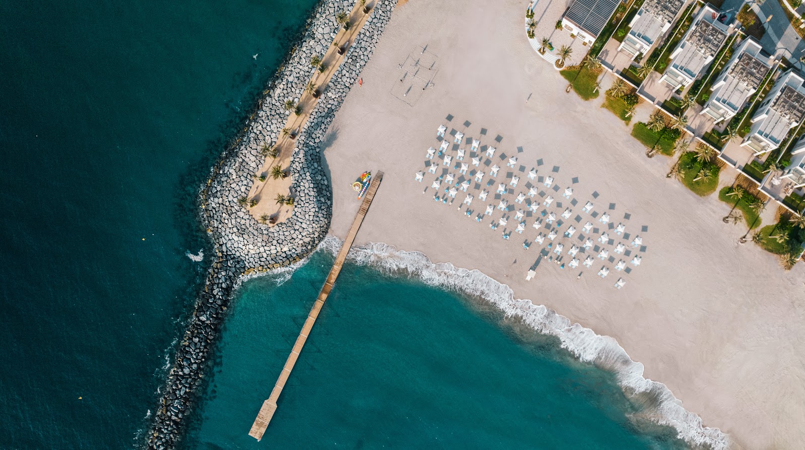 Fotografie cu Fujairah Beach Resort cu plajă spațioasă