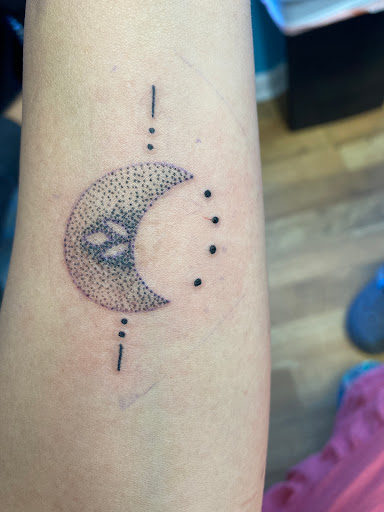 Tattoo Shop «Mr. Williams Tattoo Co.», reviews and photos, 216 E Main St, Tavares, FL 32778, USA