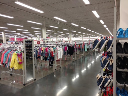 Clothing Store «Burlington Coat Factory», reviews and photos, 1965 N Pebble Creek Pkwy, Goodyear, AZ 85395, USA