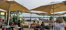 Atmosphère du Restaurant/Bar Les Reflets du Lac à Salles-Curan - n°3
