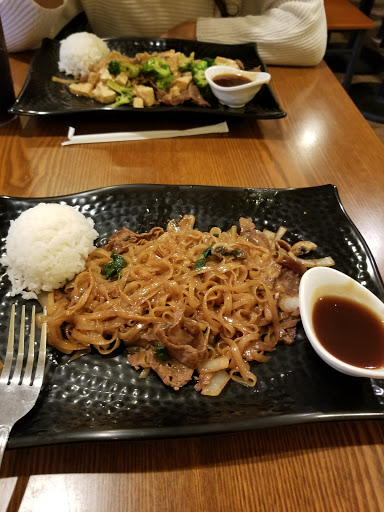 Shopping Mall «Olympic Village», reviews and photos, 5500 Olympic Dr NW, Gig Harbor, WA 98335, USA