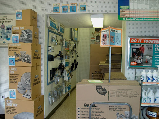 Truck Rental Agency «U-Haul of North Little Rock», reviews and photos, 601 N Cypress St, North Little Rock, AR 72114, USA