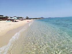 Santa Giusta Plajı'in fotoğrafı uzun koy ile birlikte