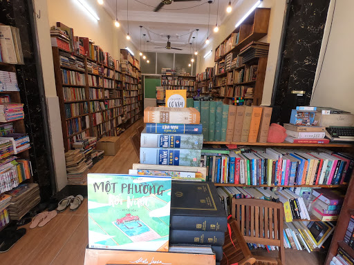 Momo Bookstore