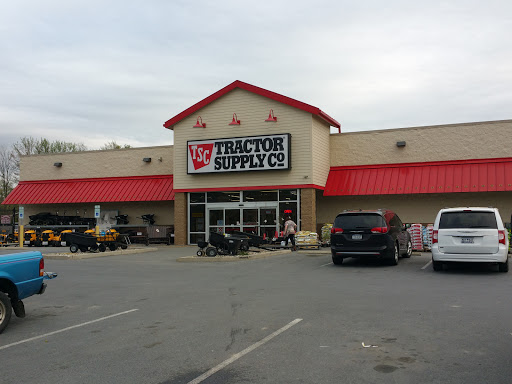 Tractor Supply Co., 2401 NY-52, Pine Bush, NY 12566, USA, 