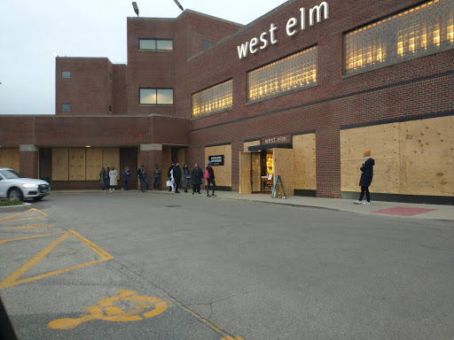 North & Sheffield Commons, 1000 W North Ave, Chicago, IL 60642, USA, 