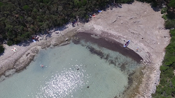 Uvala Meli'in fotoğrafı - rahatlamayı sevenler arasında popüler bir yer