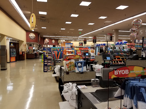 Grocery Store «Safeway», reviews and photos, 3713 Lee Hwy, Arlington, VA 22207, USA