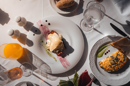 Comida y bebida