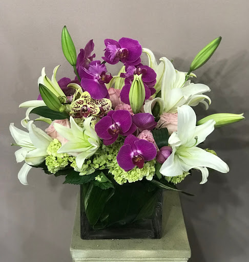 Florist «The Zionsville Flower Company», reviews and photos, 575 S Main St, Zionsville, IN 46077, USA