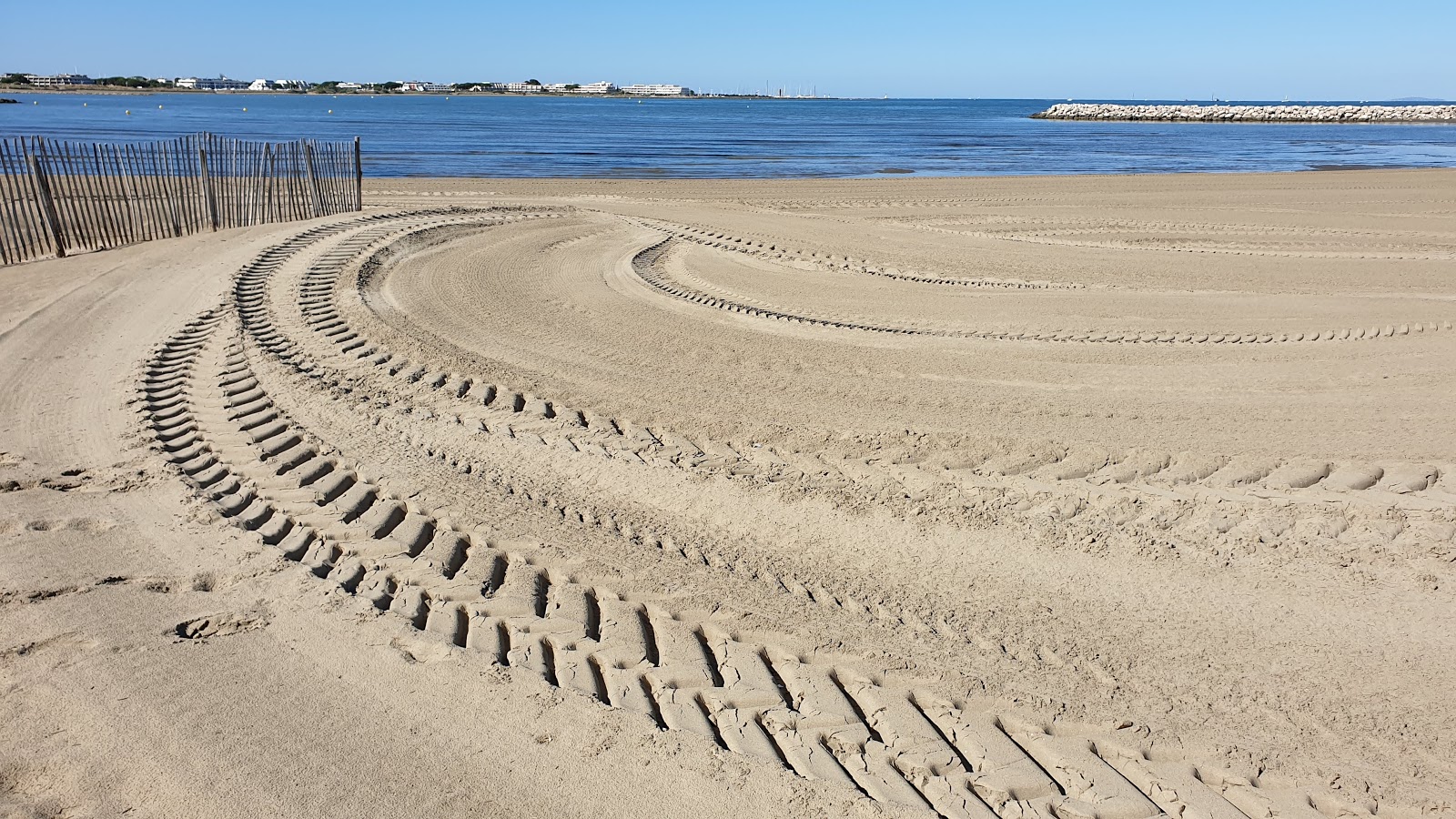 Photo of Rive Gauche Beach and the settlement