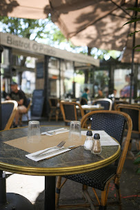 Atmosphère du Restaurant méditerranéen Restaurant Bistrot O' Prado à Marseille - n°7