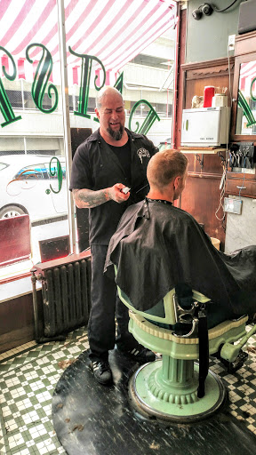 Patsys Barber Shop image 10