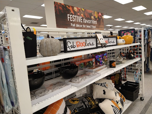 Clothing Store «Ross Dress for Less», reviews and photos, 8361 On the Mall, Buena Park, CA 90620, USA