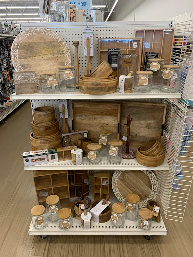 Home Goods Store «Tuesday Morning», reviews and photos, 1250 NW Broad St, Murfreesboro, TN 37129, USA